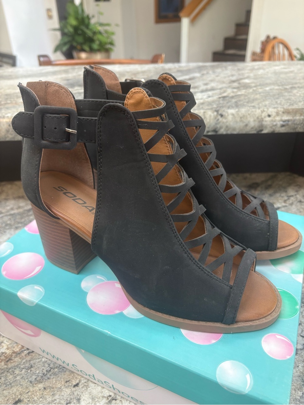 Women’s Soda Sandals. Size 8.5.